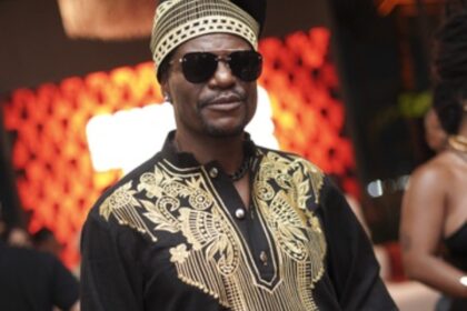 Ator Bukassa Kabengele celebra momento único com papéis em Globo, HBO Max e Netflix