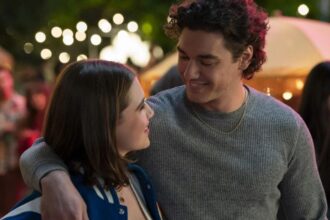 Amores Improváveis: a mudança na série que frustra fãs dos livros de Off Campus