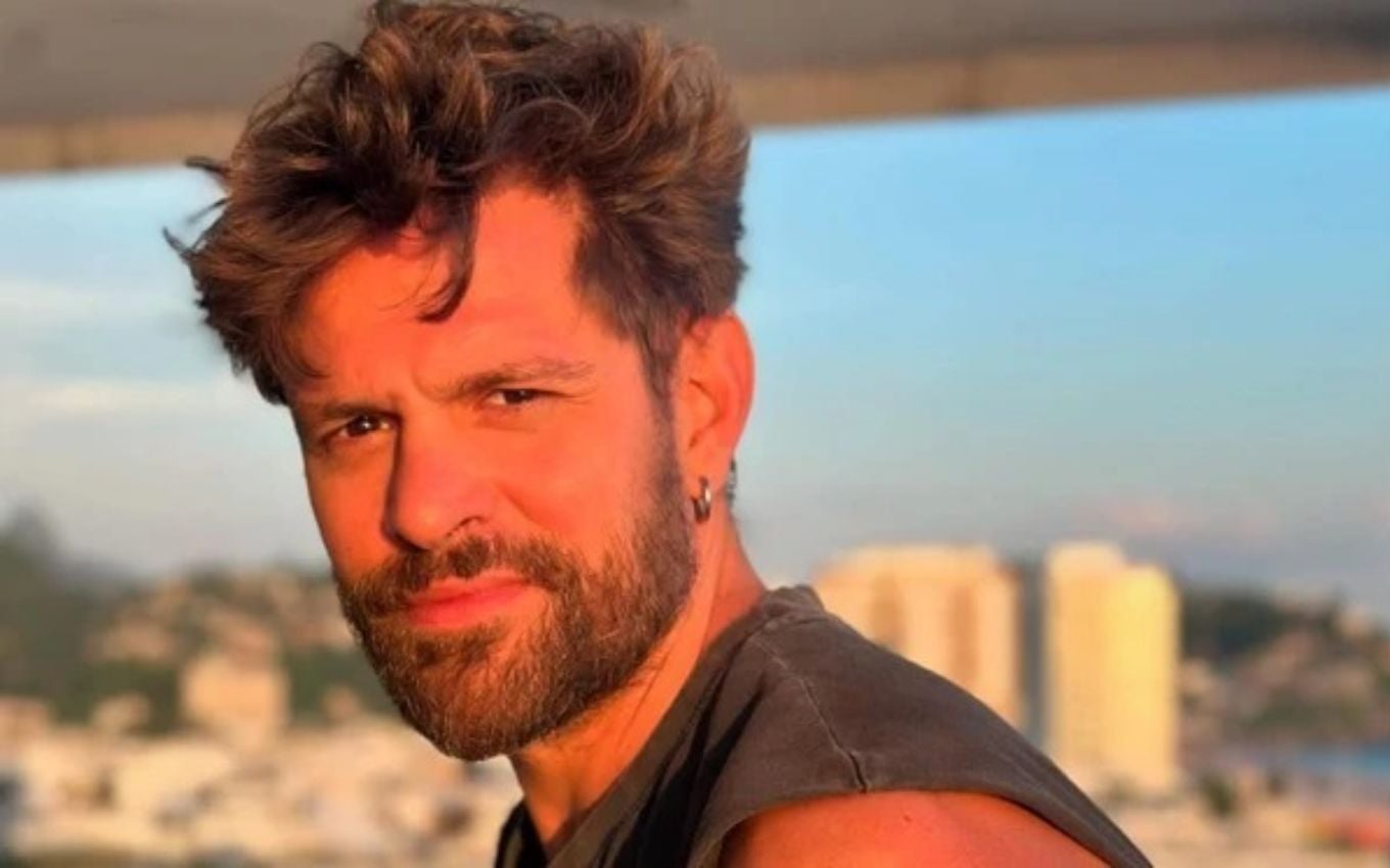 Alejandro Claveaux revela imersão em saunas e 'cinemões' para papel de garoto de programa em novo filme