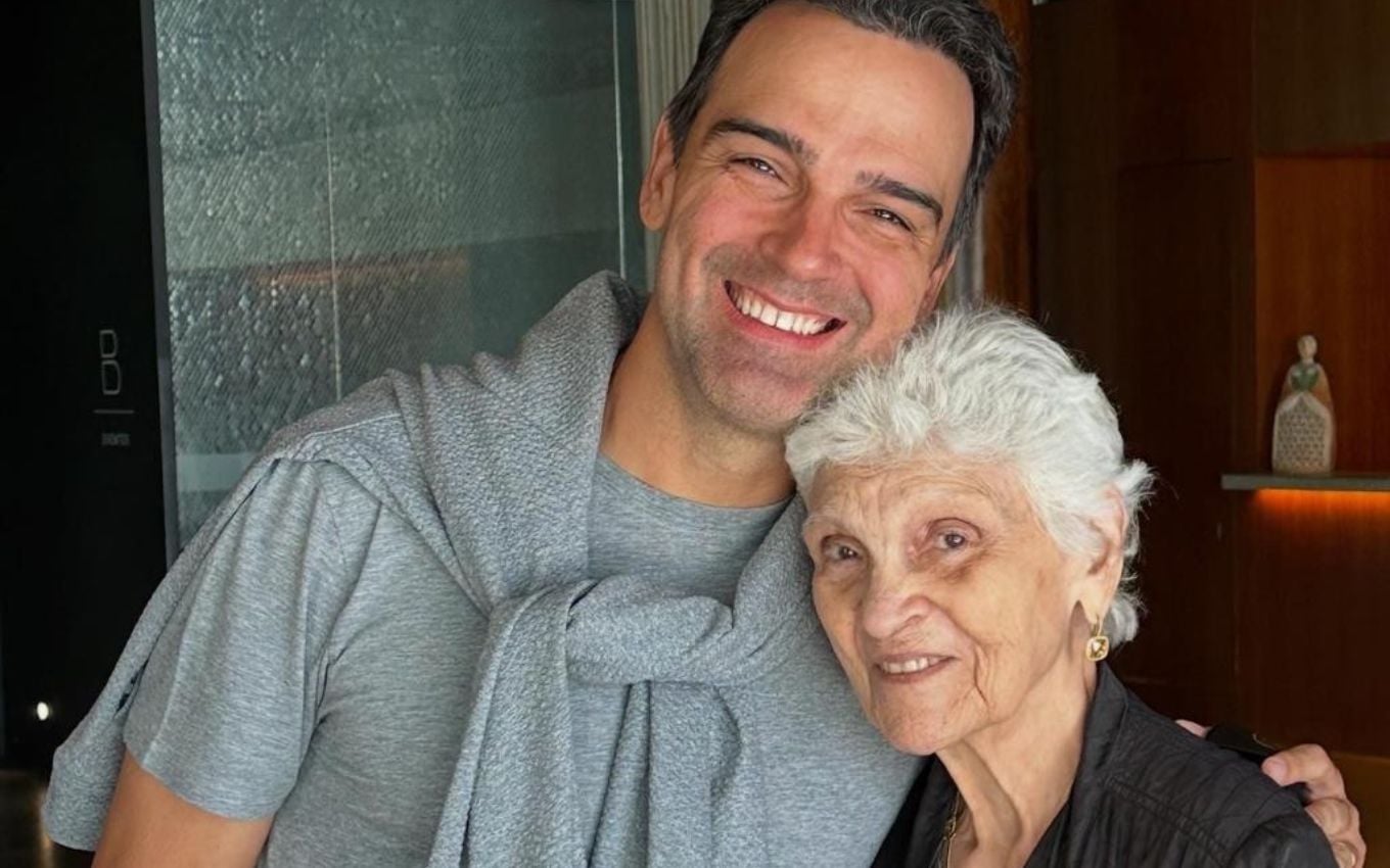 Tadeu Schmidt se despede da mãe, dona Janira, em novo luto um mês após perda do irmão Oscar