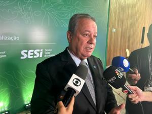 Presidente da CNI critica prazo para fim da escala 6x1 e tenta adiar debate no Senado