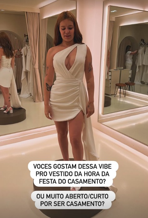 Viih Tube busca opinião dos fãs sobre vestido ousado para festa de casamento