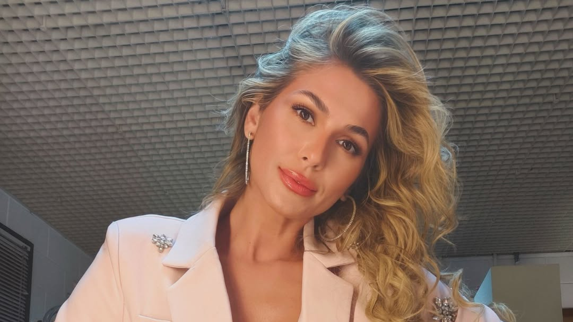 Lívia Andrade reflete sobre experiência de quase morte em voo e celebra nova perspectiva de vida