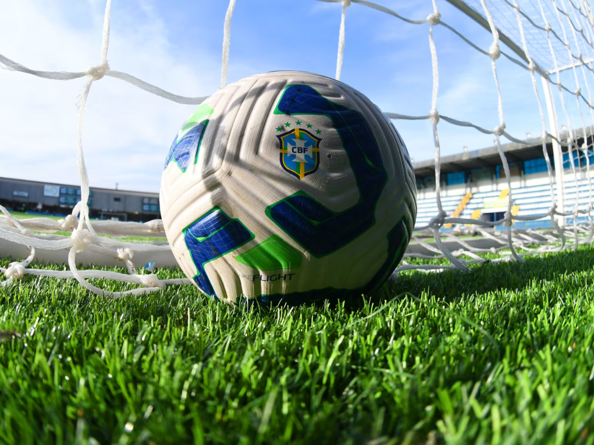 Futebol brasileiro: estudo revela gigantes em risco financeiro e Mirassol se destaca