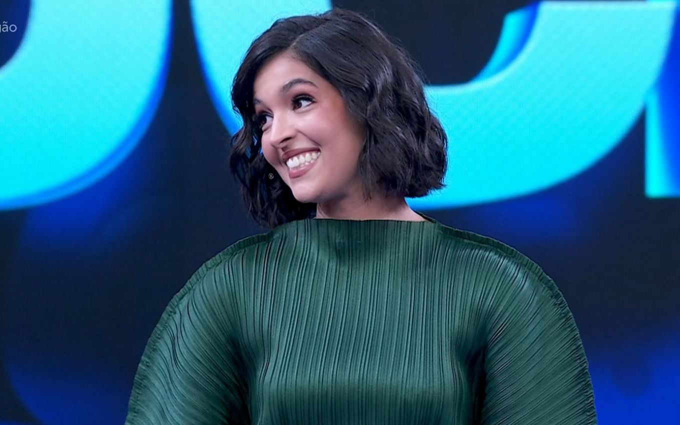 Nathalia Ramos assume posto de Lívia Andrade no Domingão após imprevisto aéreo