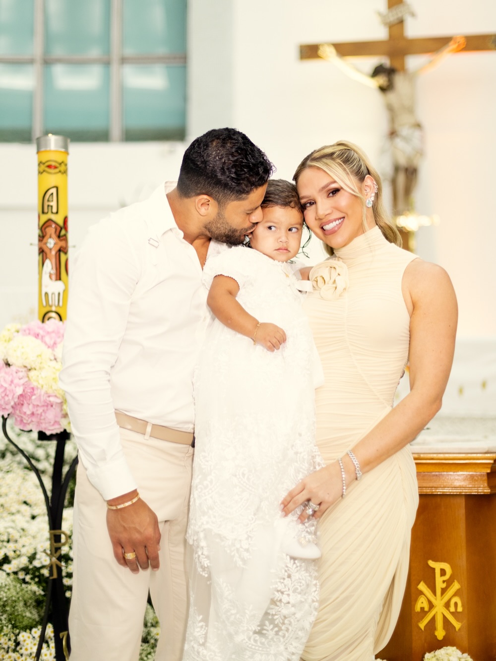 Hulk Paraíba e Camila Sousa celebram batizado da filha caçula em cerimônia no Rio