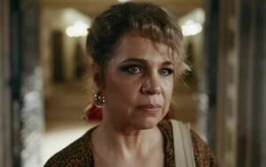 Pilar arma cilada e Adriana é presa após falsa denúncia de fuga em Quem Ama Cuida