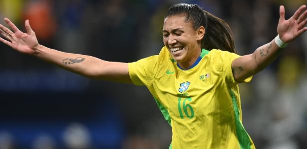 Seleção feminina supera adversidades e vence os Estados Unidos