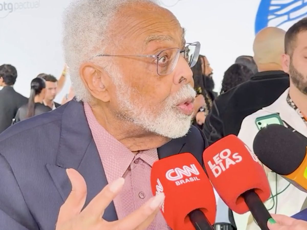 Cazuza: Gilberto Gil emociona ao recordar legado e amizade em premiação