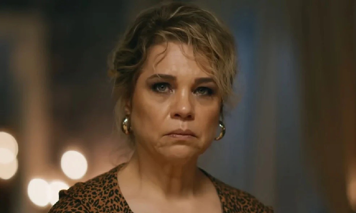 Pilar usa ameaça cruel para separar Adriana e Pedro em Quem Ama Cuida