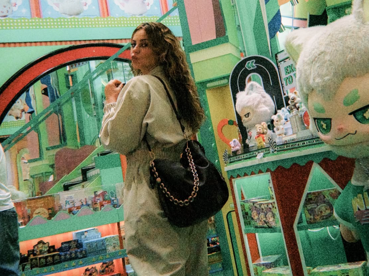 Paolla Oliveira compartilha registros de viagem à China após longa jornada