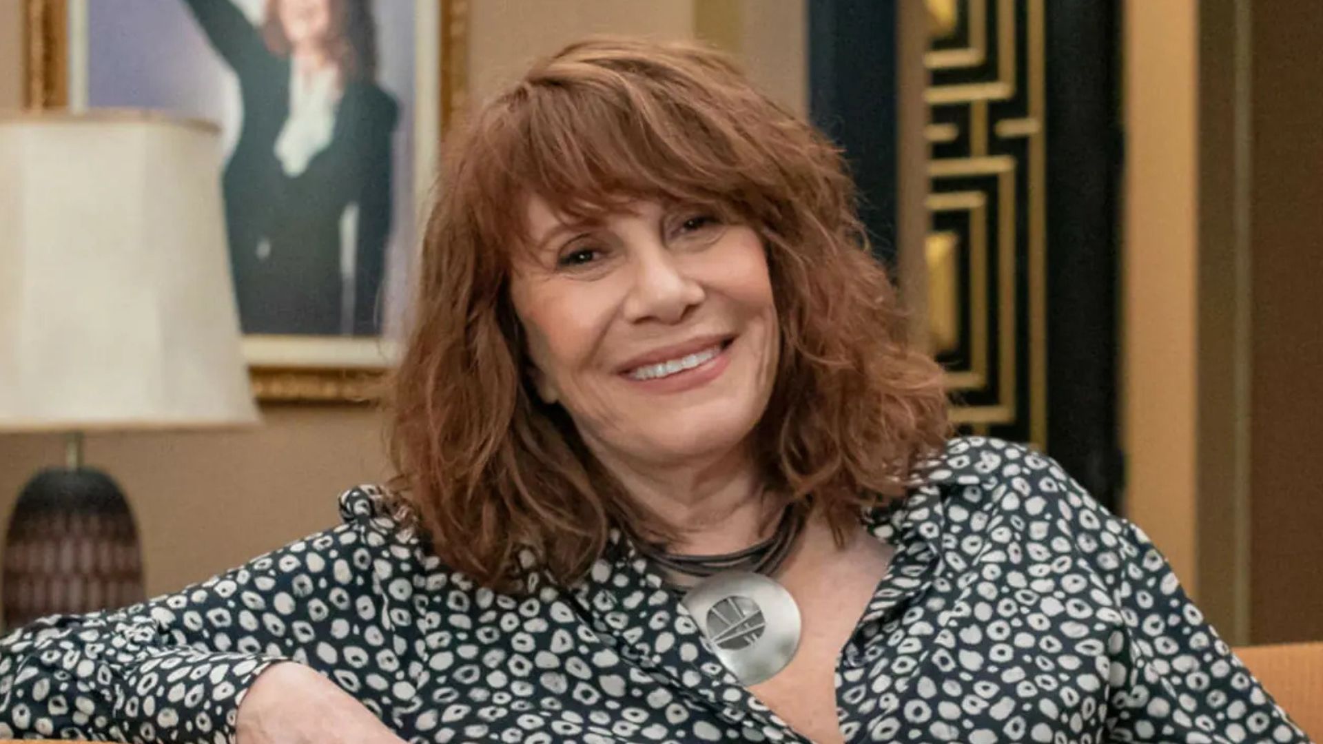 Renata Sorrah encanta fãs em dia de chuva e viraliza nas redes sociais
