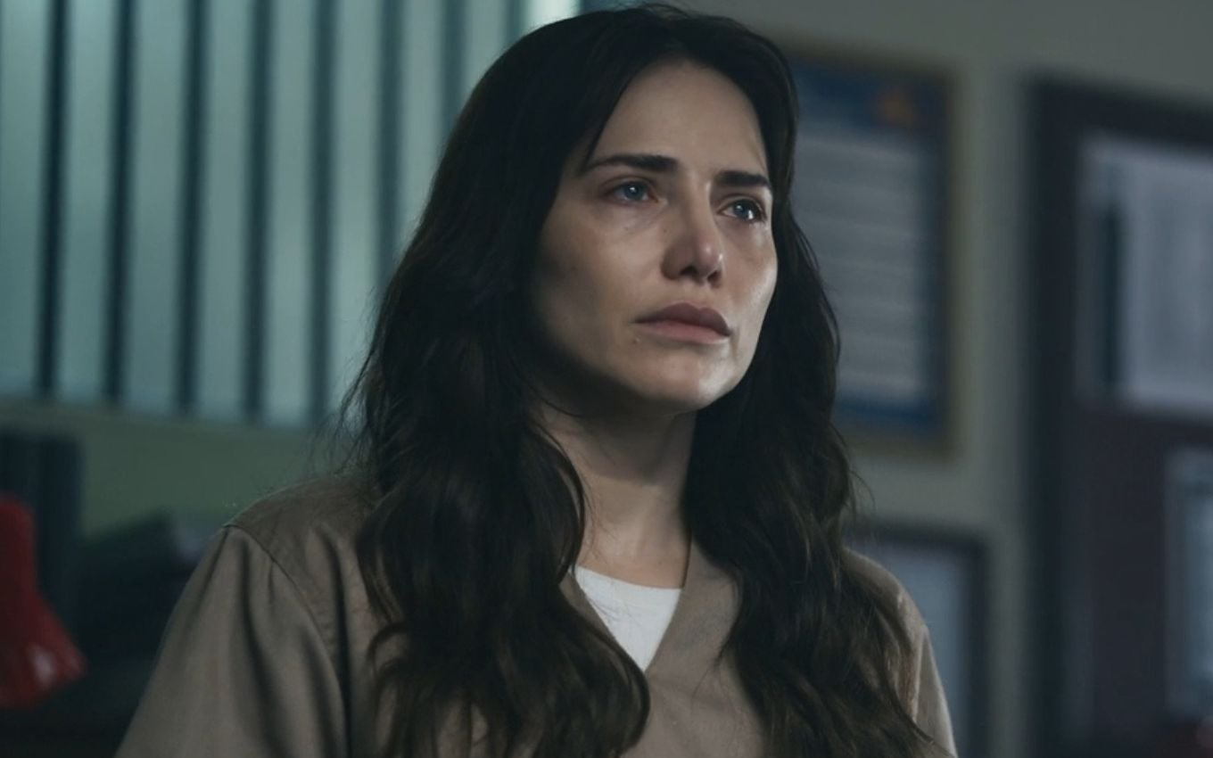 Quem Ama Cuida: Globo antecipa novela e Adriana enfrenta prisão por Copa do Mundo