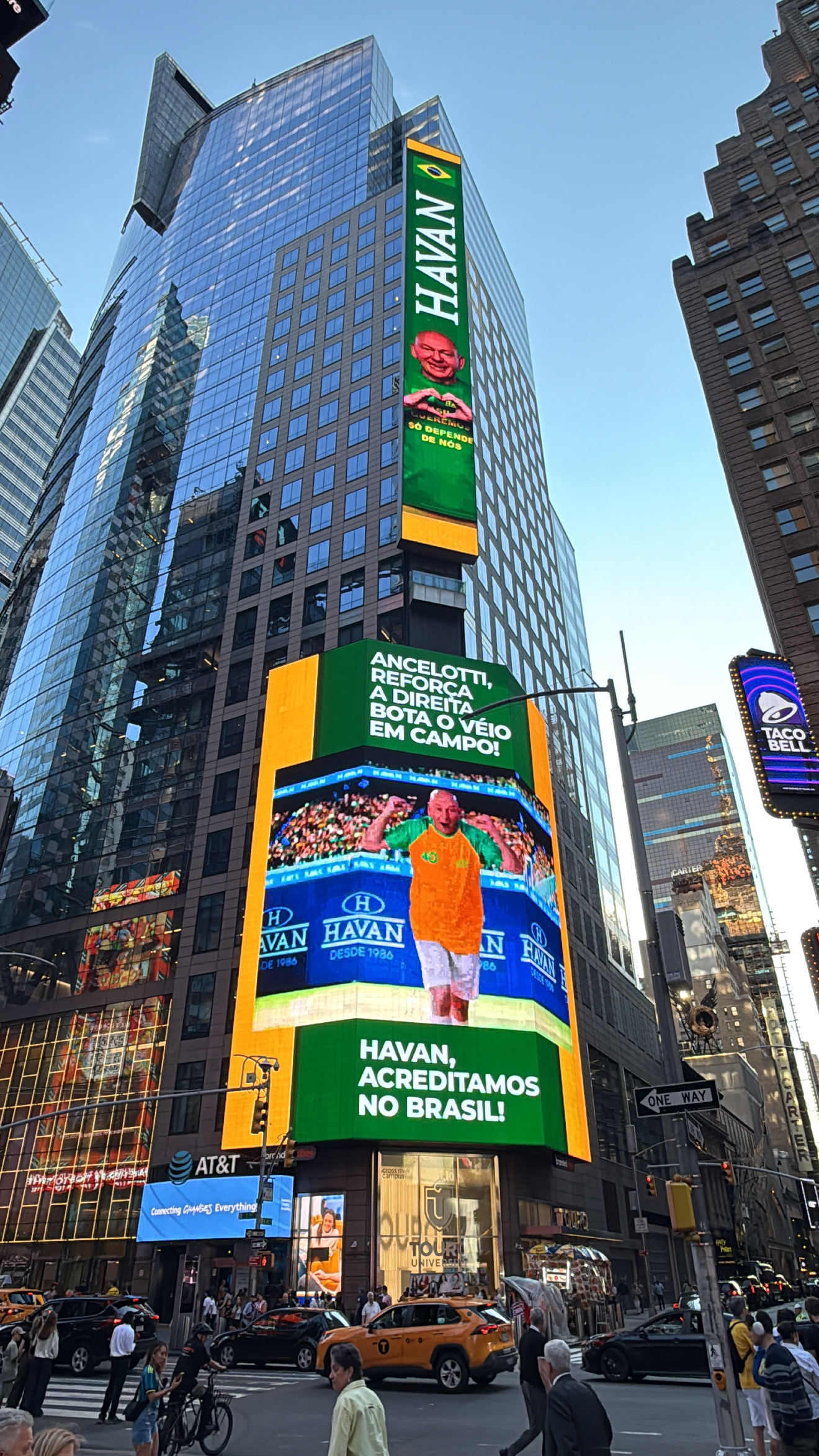 Luciano Hang e Havan ganham destaque em painel publicitário na Times Square