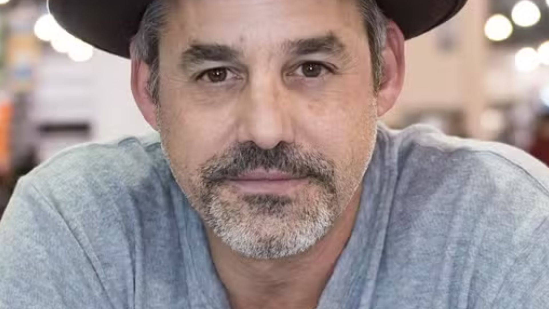 Nicholas Brendon exclui pais de testamento e define beneficiário único