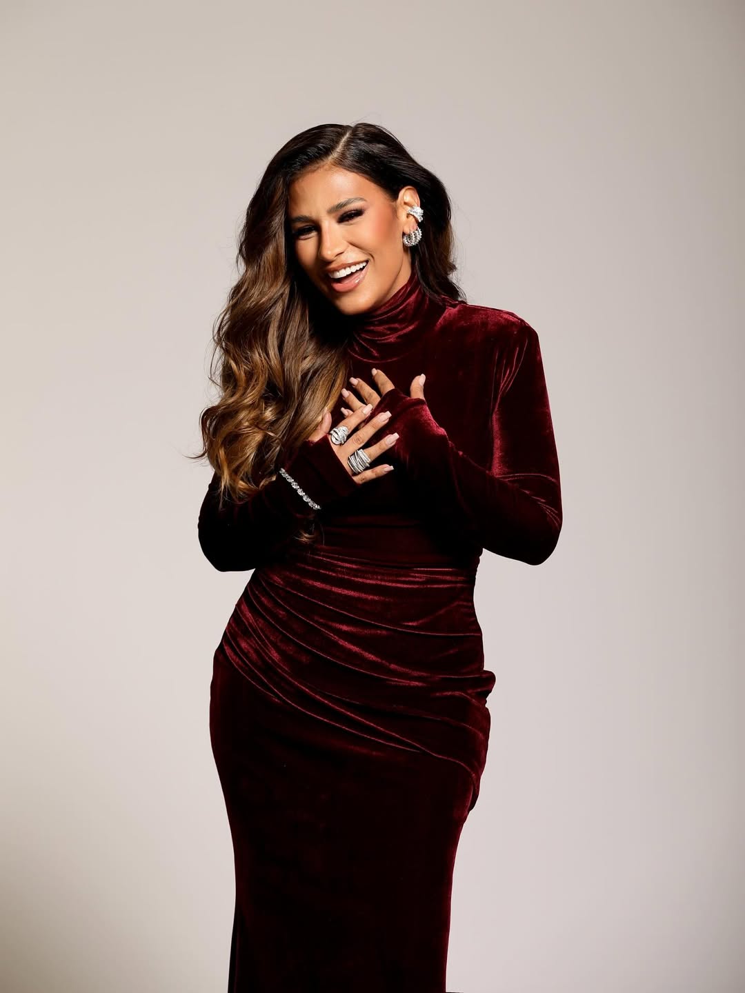 Simone Mendes surpreende fãs ao parar show em Mossoró por dor de barriga