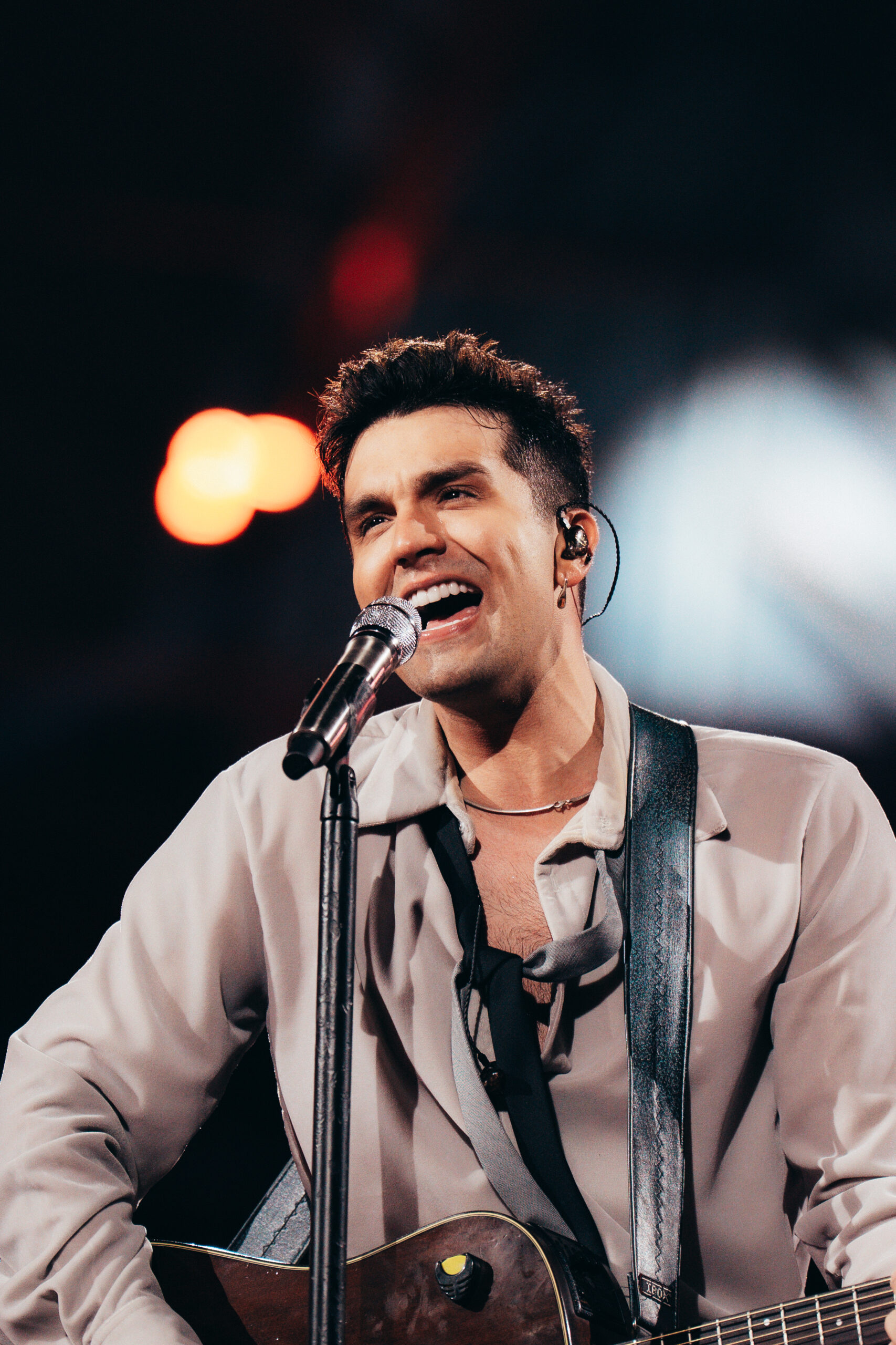 Luan Santana celebra raízes nordestinas e sucesso internacional em entrevista exclusiva