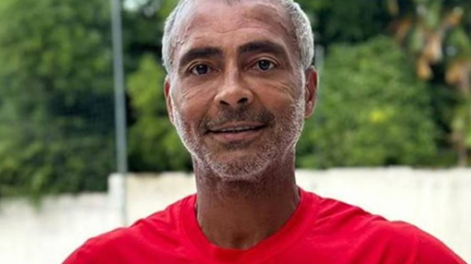 Romário provoca burburinho na web ao comentar sua vida amorosa