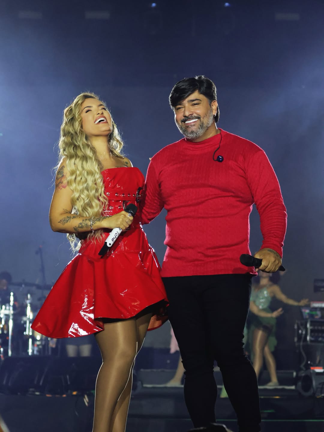Yara Tchê e Alessandro Costa comandam show romântico da banda Seu Desejo no São João de Serrinha