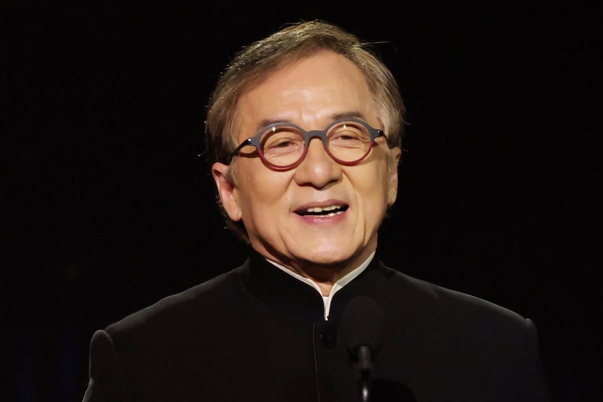 Jackie Chan retorna ao papel de Asian Hawk em novo filme da saga Armadura de Deus