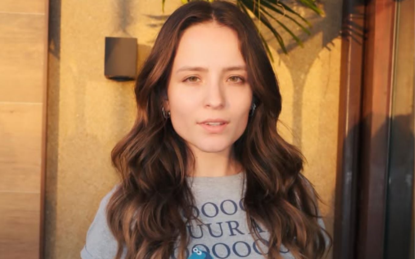 Larissa Manoela esclarece cirurgia de endometriose e desmente boatos de gravidez