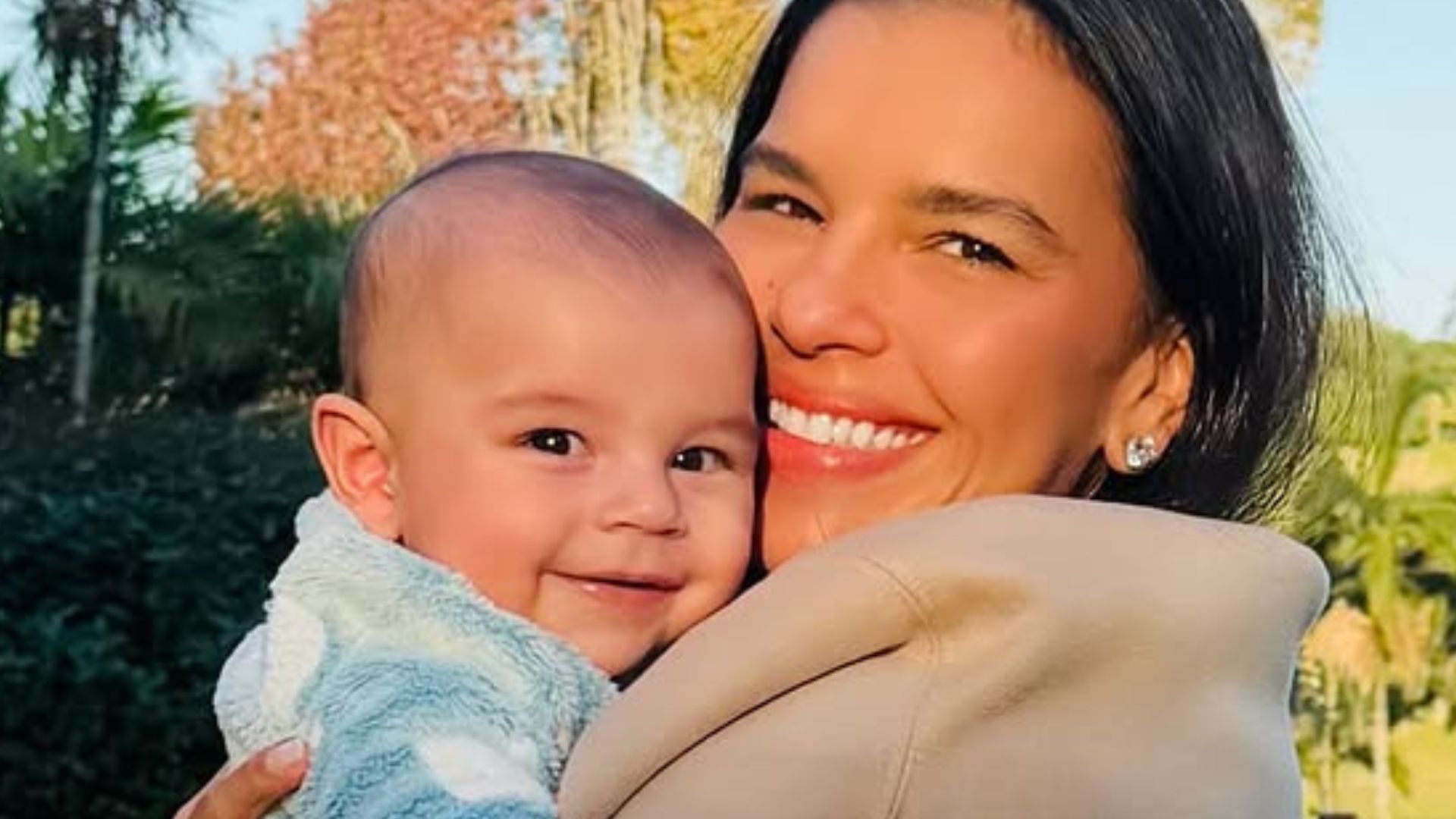Mariana Rios celebra seis meses do filho e nome escolhido gera debate entre seguidores