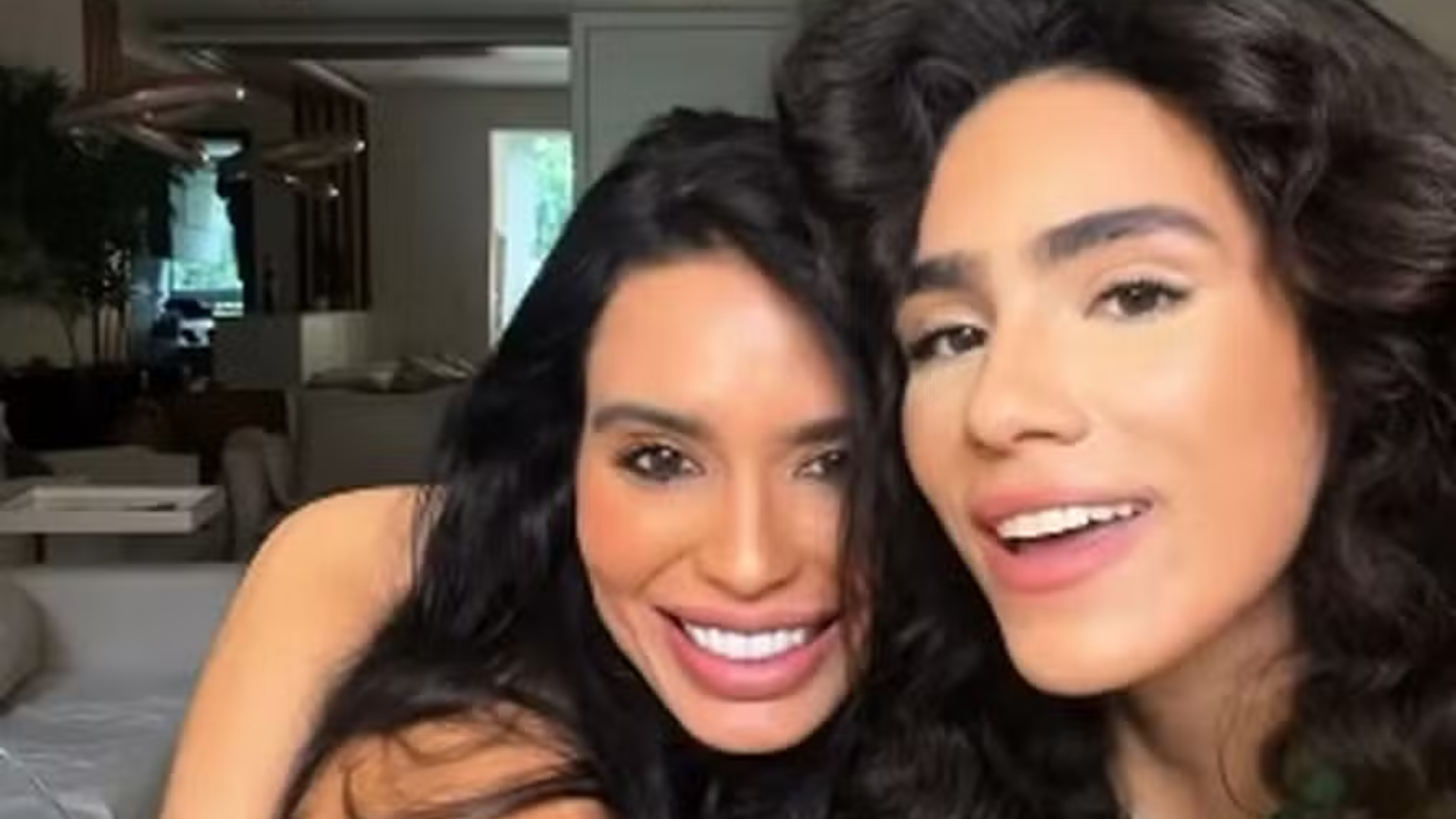 Alline Calandrini e Stéphanie de Paula: romance ganha destaque e celebra união