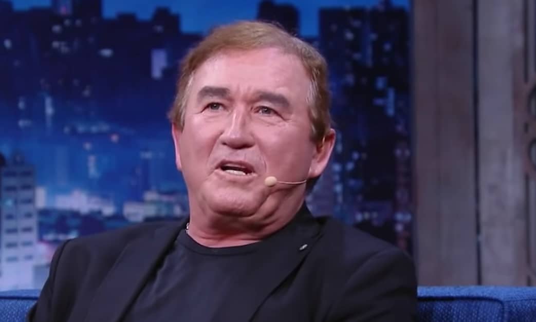 Justiça condena Amado Batista a indenizar pais após afogamento em fazenda