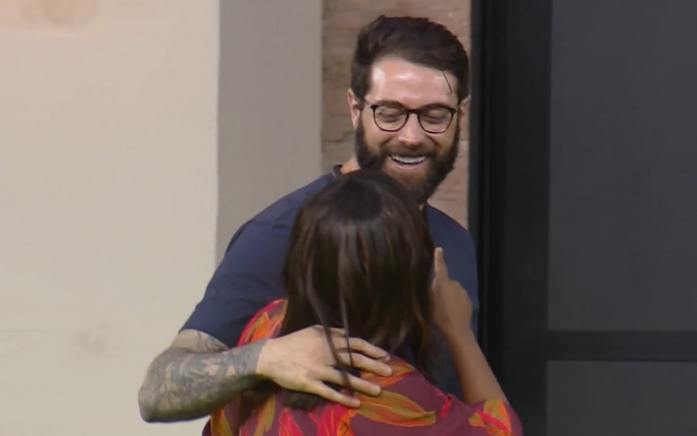 Jackson supera eliminação e assume liderança na Casa do Patrão