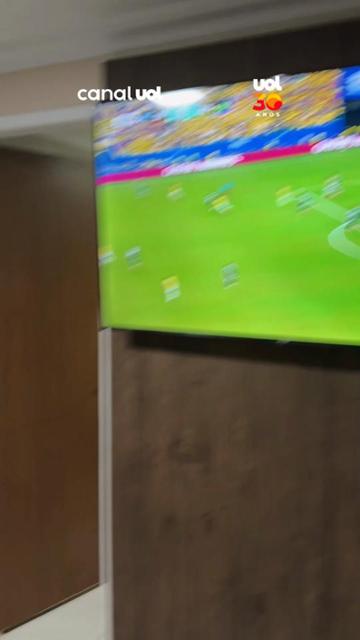 Felipe Amorim compartilha correria nos bastidores de show em Caruaru durante jogo do Brasil