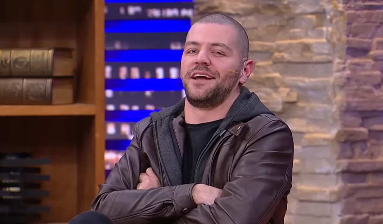 Victor Sarro denuncia violação de túmulo familiar e critica descaso com a segurança