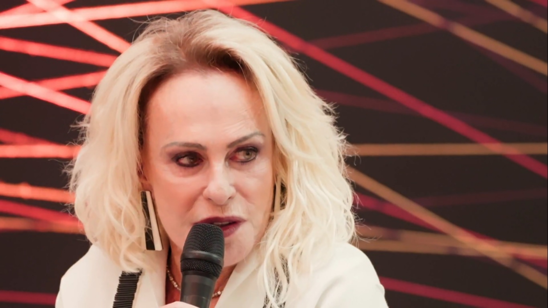 Ana Maria Braga abre o jogo sobre uso de drogas em entrevista ao Fantástico
