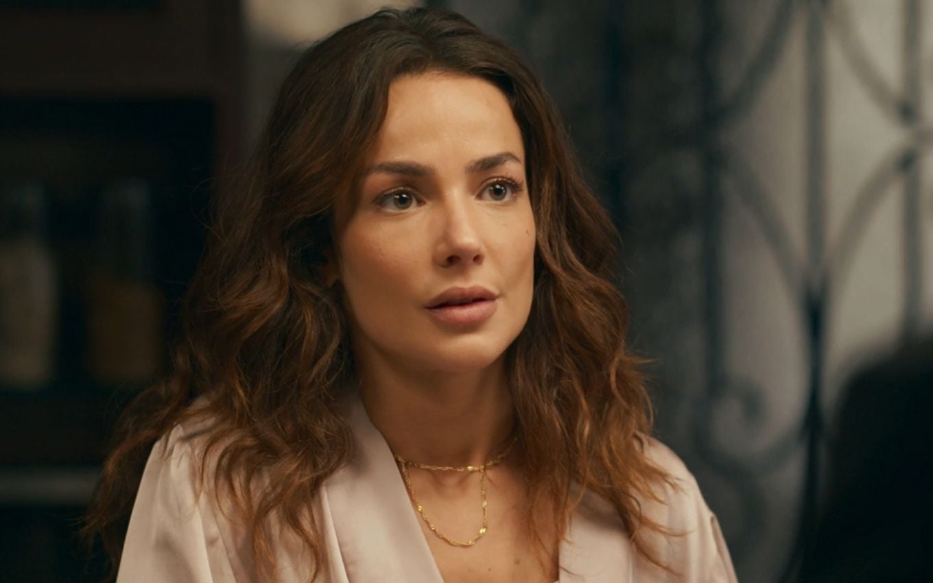 Bruna em Quem Ama Cuida: com aneurisma, personagem surta ao flagrar Pedro e Adriana