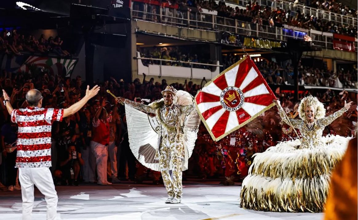 Bellinha Delfim é a nova rainha de bateria da Viradouro para o Carnaval 2027