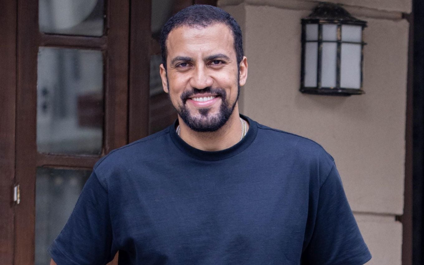 Ricardo Teodoro adota novo visual e perde peso para papel de chef em 'Quem Ama Cuida'