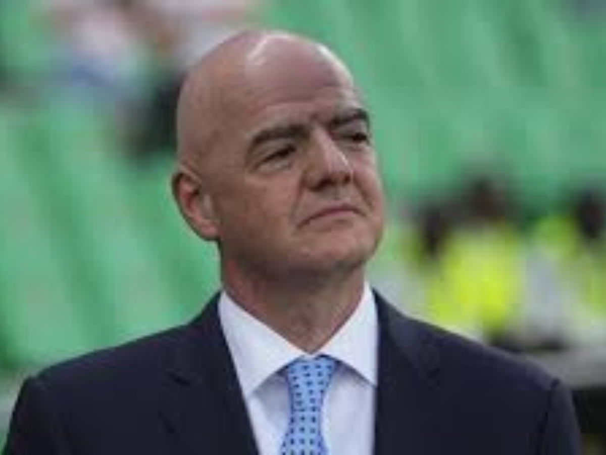 Intervenção de Trump na Fifa leva à revogação de cartão vermelho para atacante dos EUA