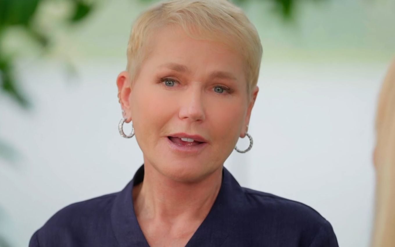 Xuxa encerra ciclo da nave icônica e desabafa sobre envelhecimento: "Realmente estou velha"