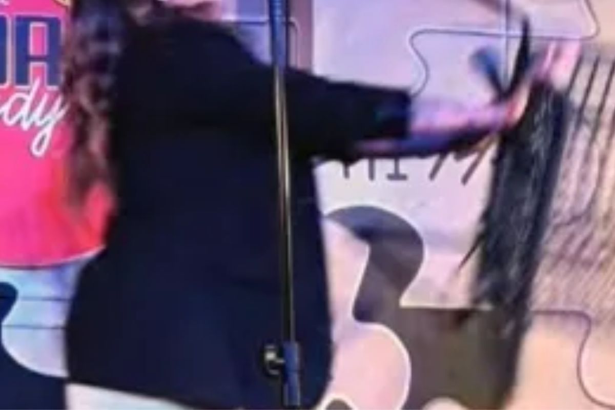 Comediante Fernanda Arantes é agredida com cadeira durante show em Florianópolis
