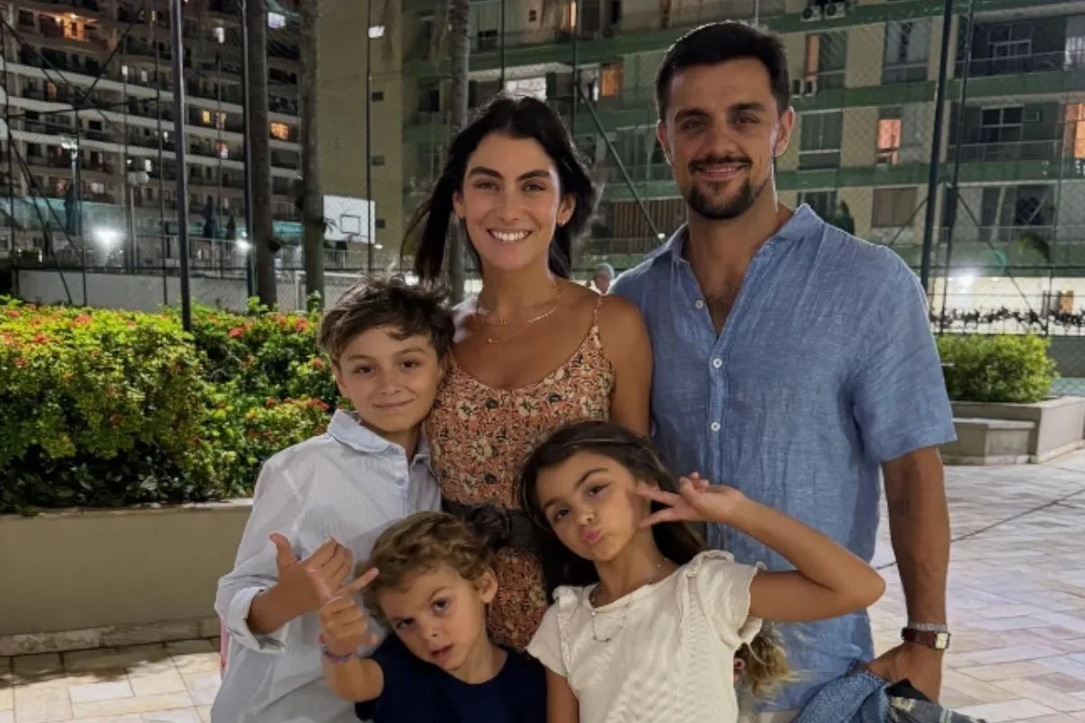 Felipe Simas, ator da Globo, reflete sobre futuro e possível carreira pastoral após conversão