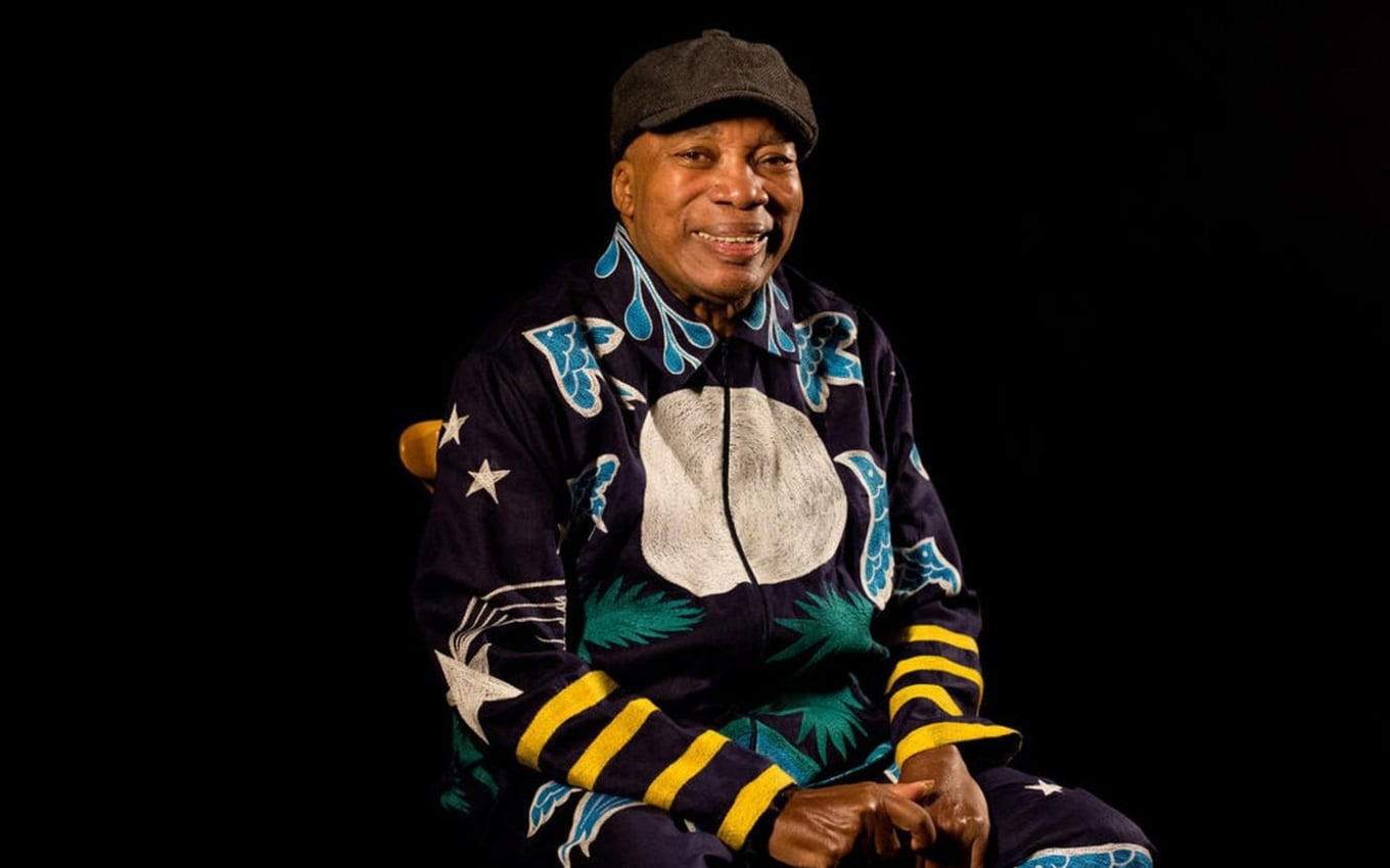 Cantor Milton Nascimento, aos 83, é internado com pneumonia e tem quadro estável