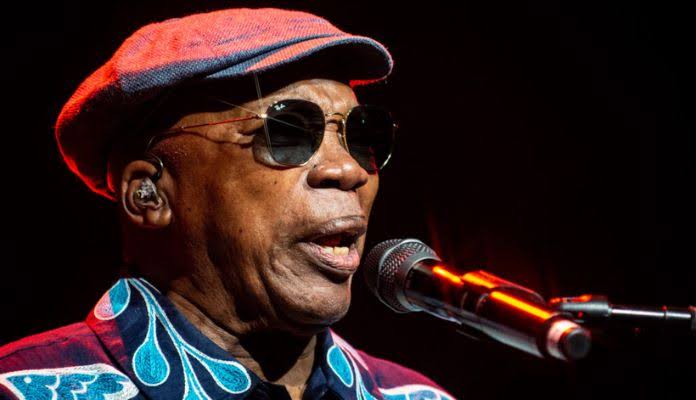Milton Nascimento, 83, internado com pneumonia – equipe tranquiliza fãs sobre estado estável