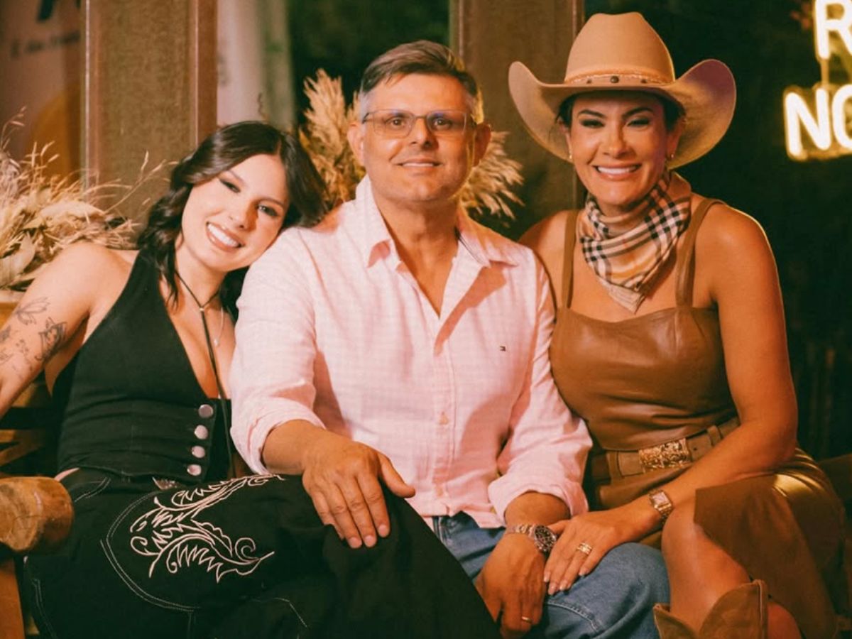 Ana Castela sai em defesa do pai após internauta insinuar que ele vive às suas custas