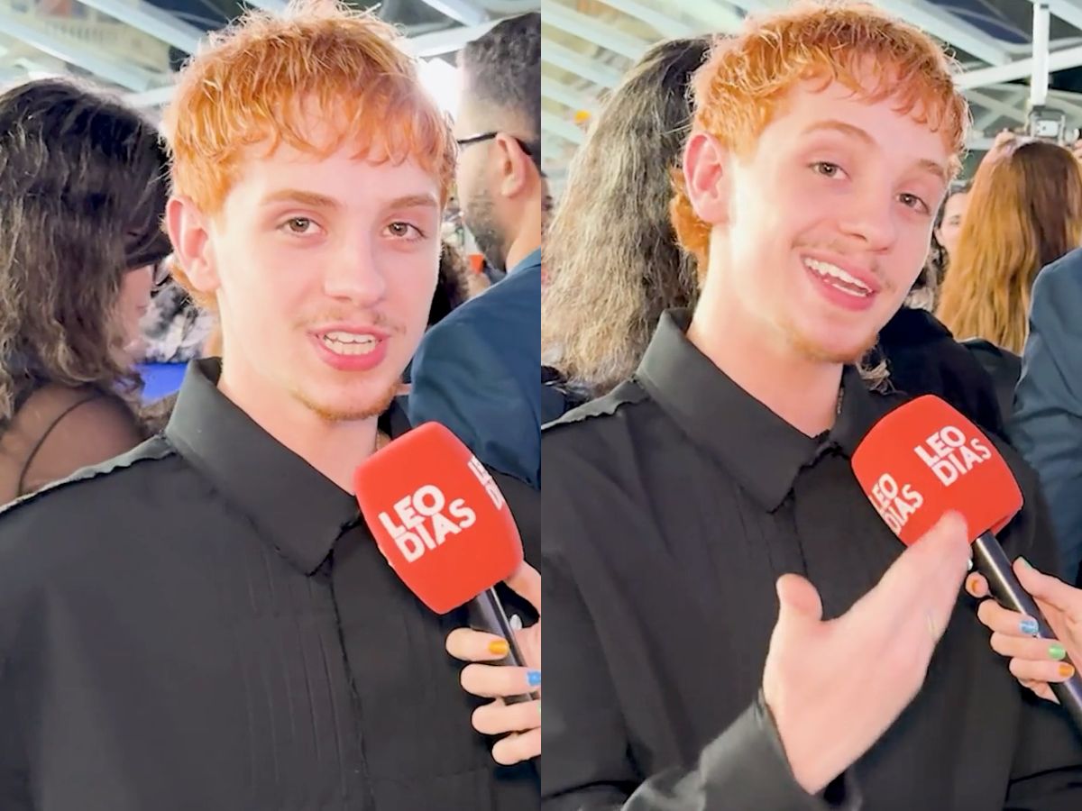 Juliano Floss celebra a chegada do carro zero-quilômetro conquistado no BBB26