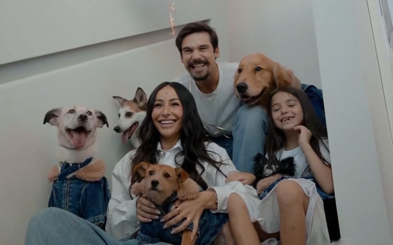 Sabrina Sato e seus cães estrelam novo reality vertical da Globo
