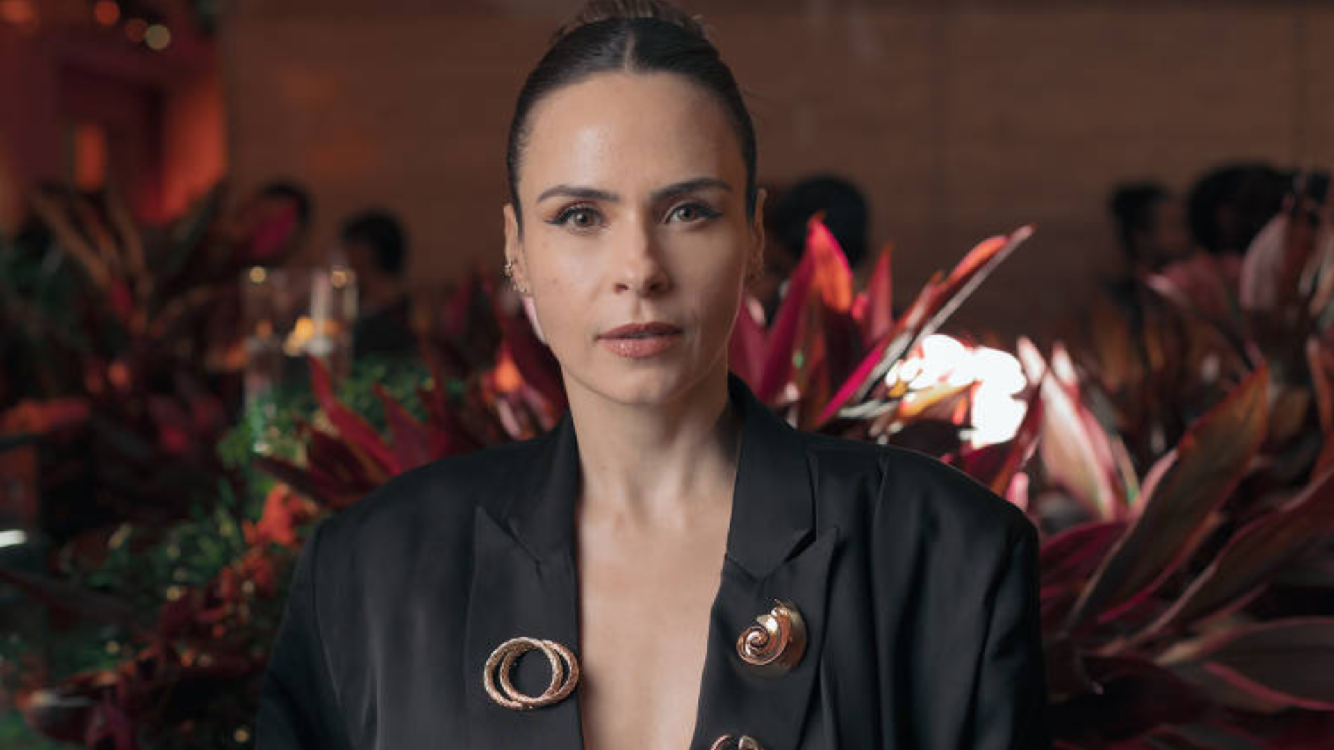 Globo renova com Ana Paula Renault para liderar atração inédita na grade de 2026