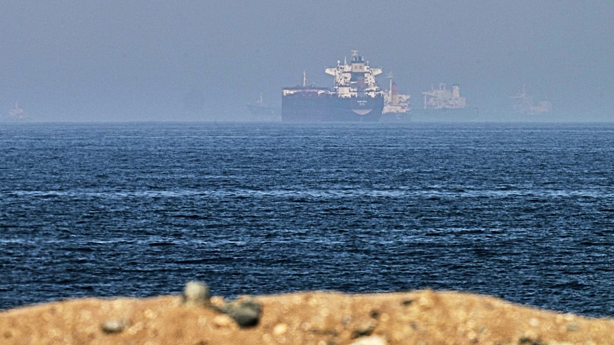 Irã ameaça atacar navios dos EUA em meio a tensões no Estreito de Ormuz