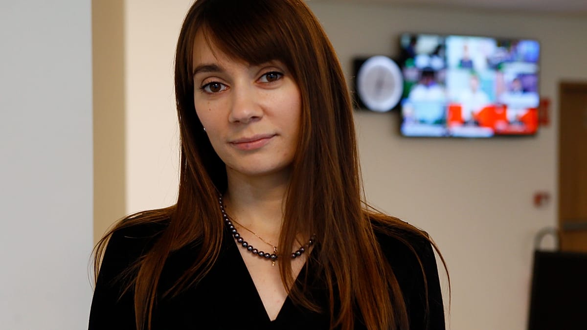 Justiça francesa nega recurso de Xenia Fedorova enquanto comentadora permanece no exterior